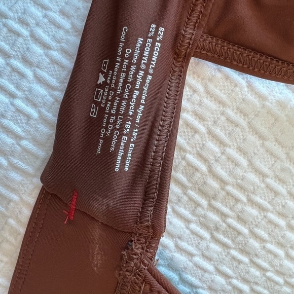 EVERLANE ReNew The Rosewood Triangle Bikini Top NWT - Picture 16 of 16